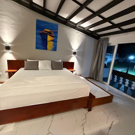 Hotel Tesoro Beach San Luis La Herradura Exterior photo