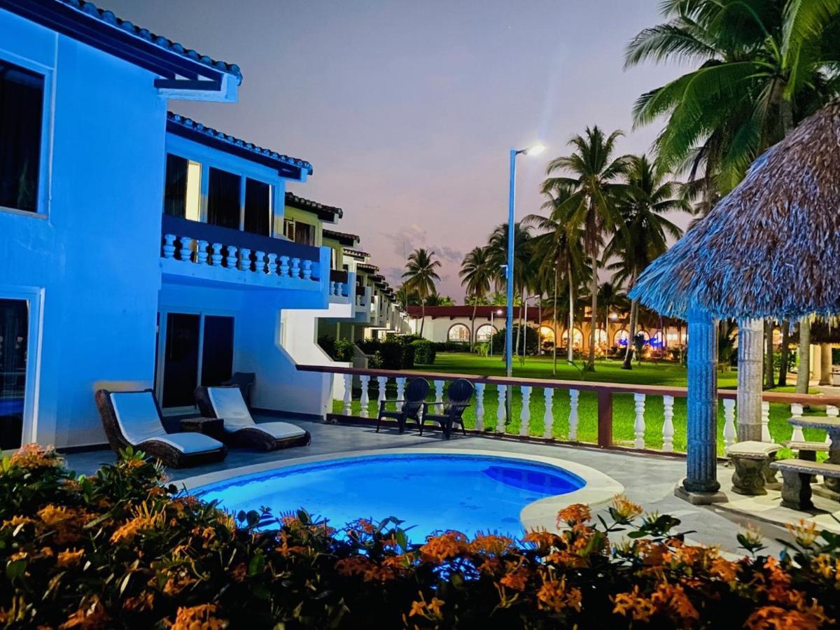 Hotel Tesoro Beach San Luis La Herradura Exterior photo