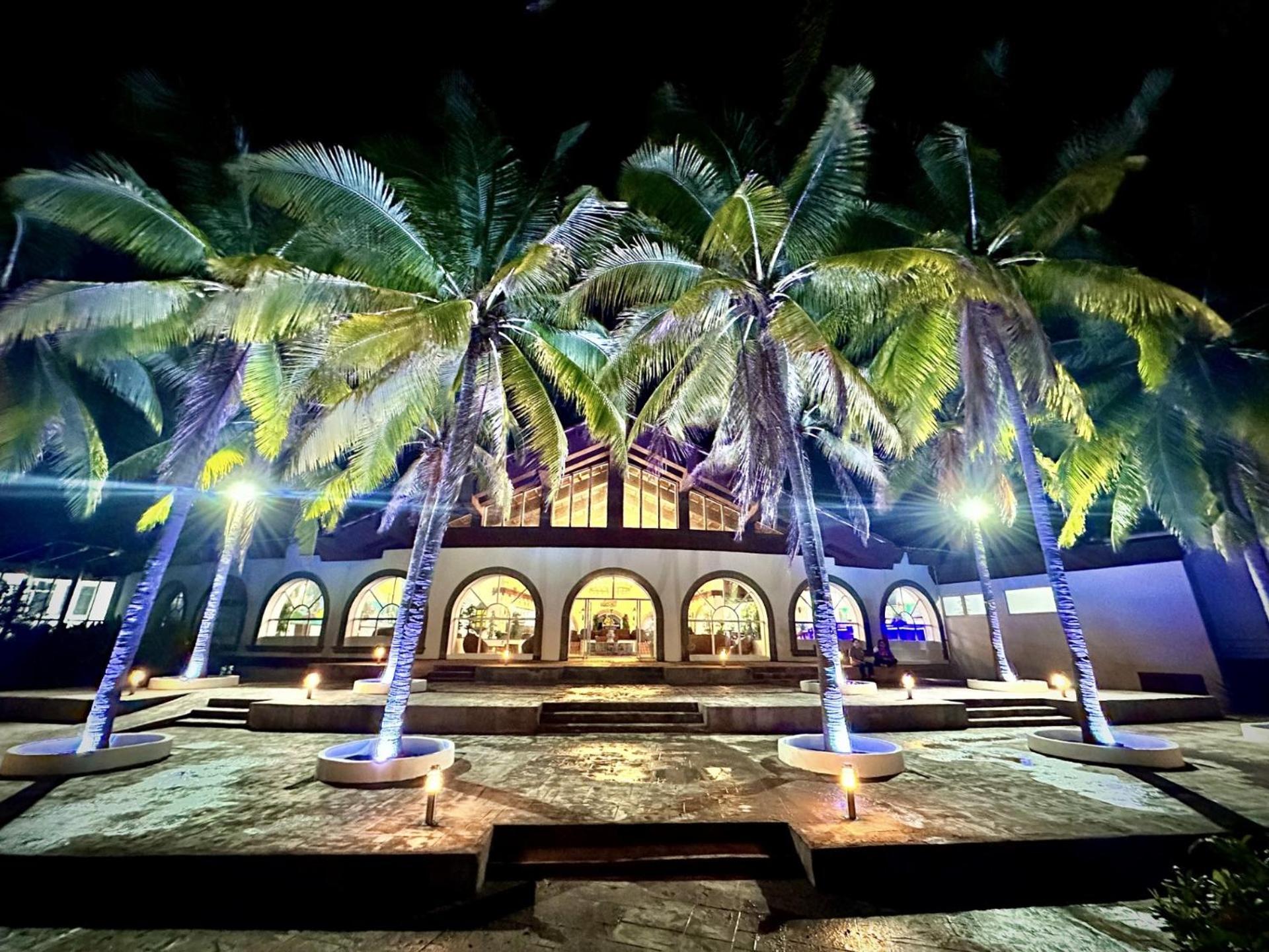 Hotel Tesoro Beach San Luis La Herradura Exterior photo