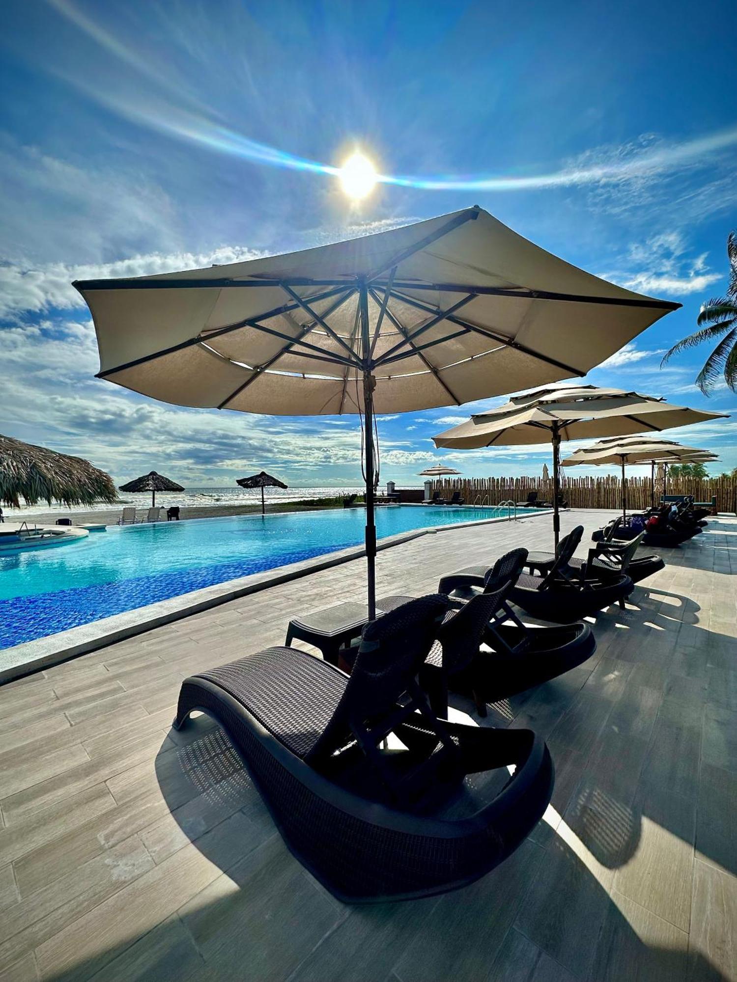 Hotel Tesoro Beach San Luis La Herradura Exterior photo