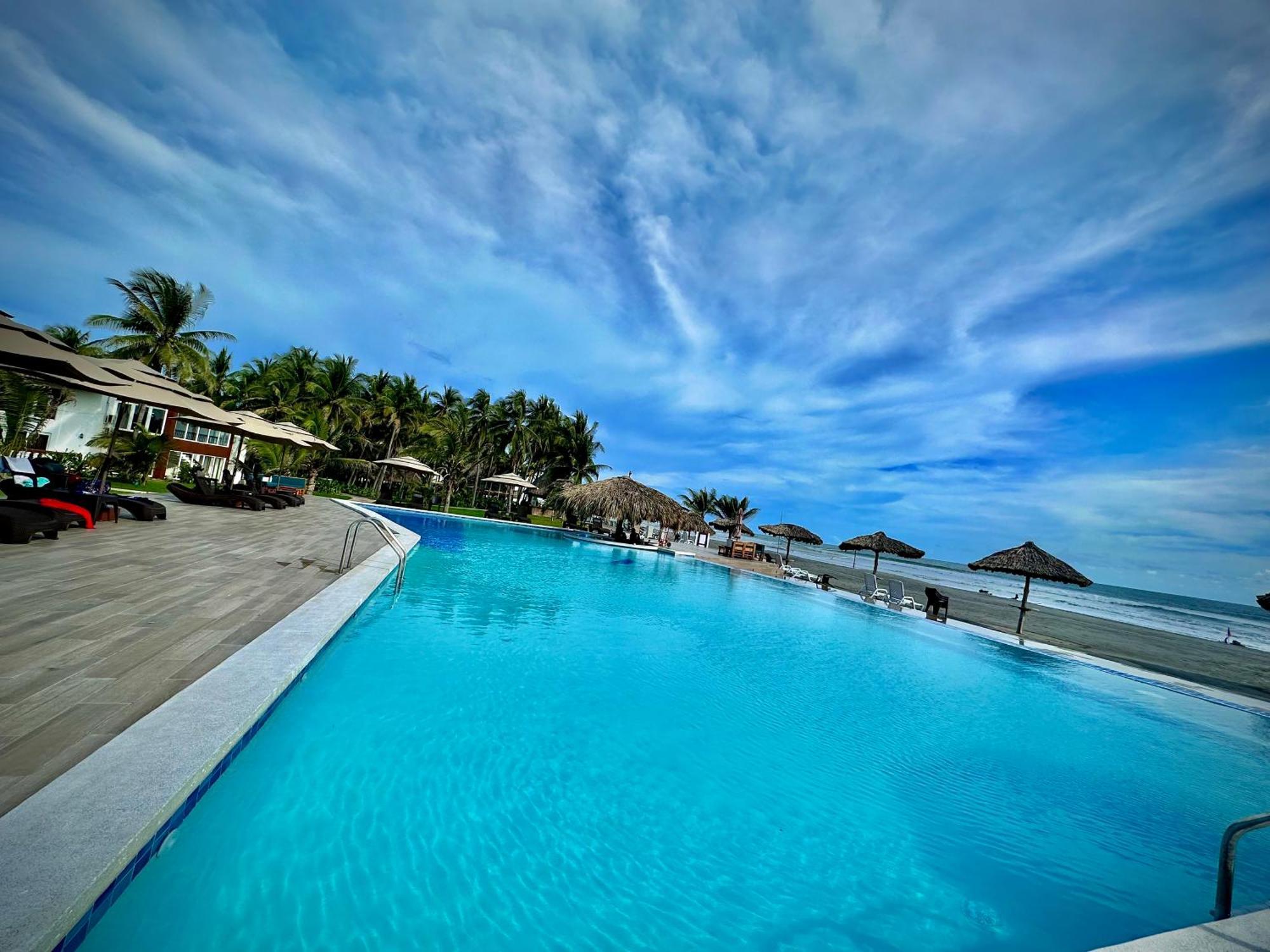 Hotel Tesoro Beach San Luis La Herradura Exterior photo