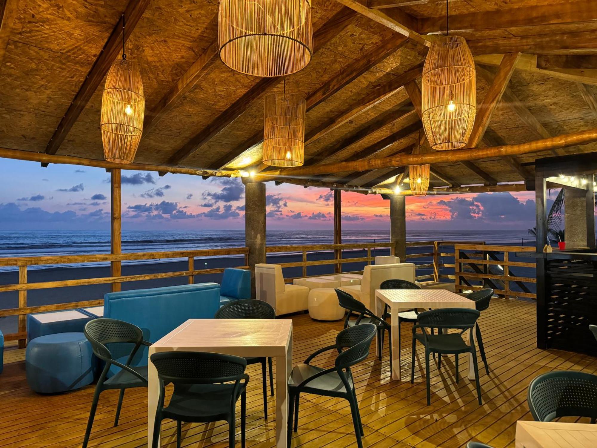 Hotel Tesoro Beach San Luis La Herradura Exterior photo